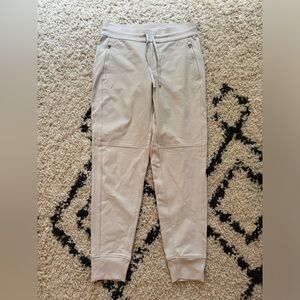 Athleta Headlands Hybrid Trek Jogger 6